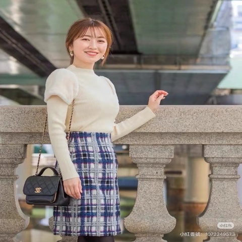 香奈兒Chanel荔枝牛皮郵差包 小號 海軍藍金釦