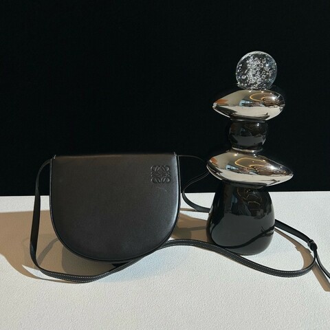 LOEWE/羅意威 HEEL系列 黑色牛皮馬鞍包單肩斜挎包