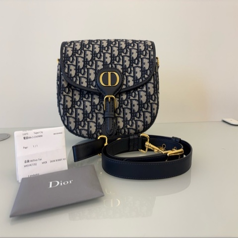 #專櫃12萬 #大全配 #台灣購證 Dior Bobby 中型包款 藍色 Dior Oblique 緹花
