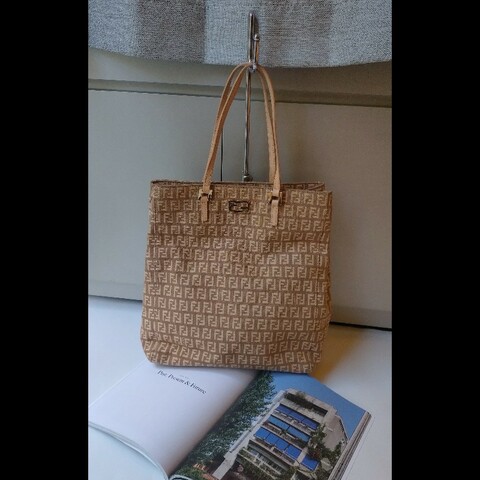 Fendi 淺粉色FF緹花布直式托特包 書報袋