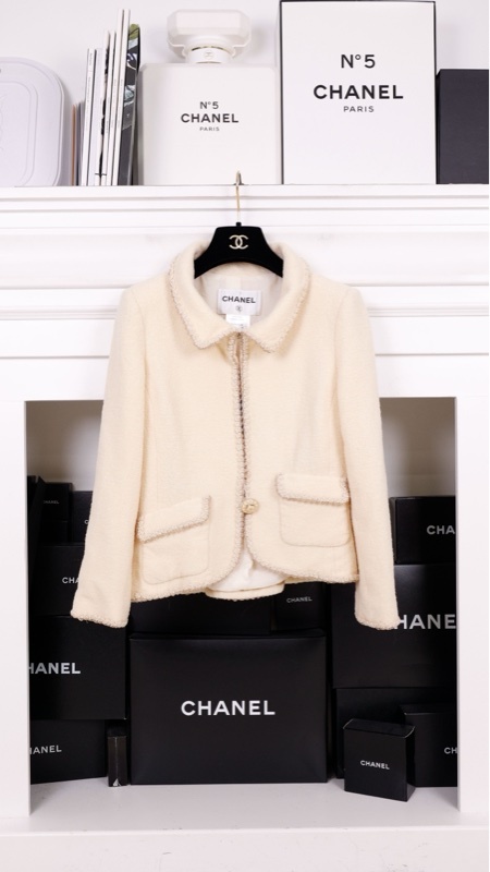 Chanel 10年秀款奶白色羊毛一粒扣两口袋外套