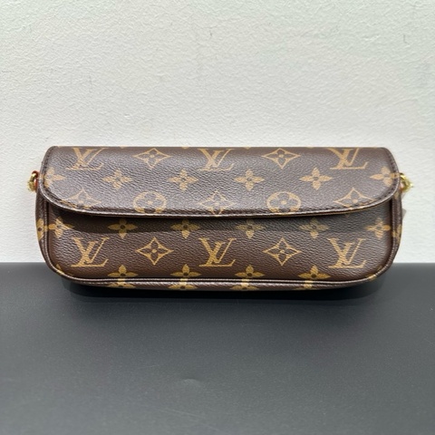 lv 路易威登 ivy，芯片款 有塵袋。