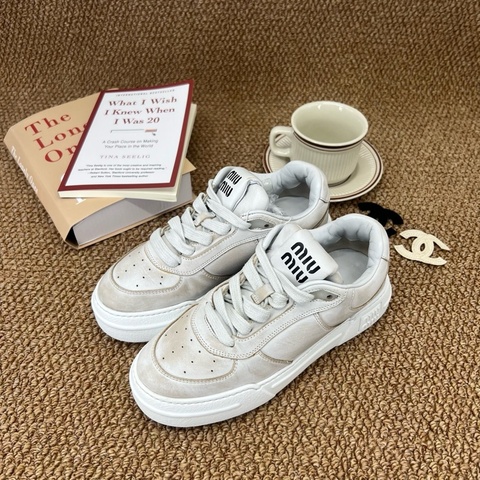 miumiu 做舊皮革小白鞋 37碼