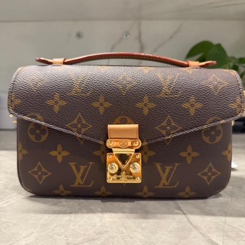 Louis Vuitton路易威登 老花郵差mini郵差包，晶片款