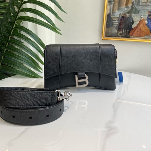 Balenciaga 巴黎世家 黑色荔枝牛downtown xs码