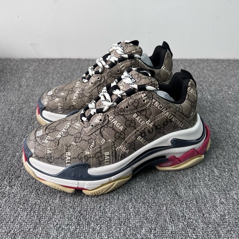 GUCCI/古馳 x 巴黎世家 Triple S 老爹鞋 烏木棕色 39碼