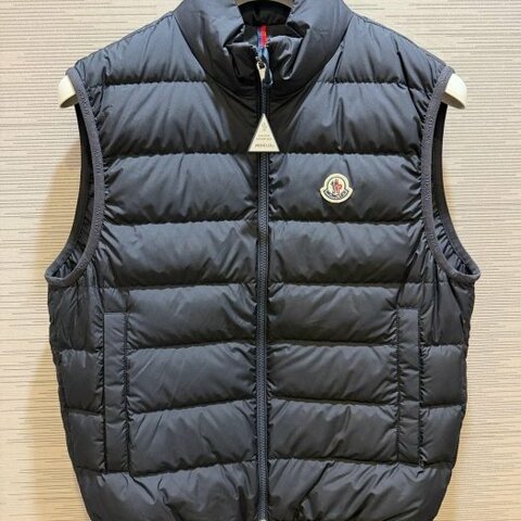 💎Han's house精品服飾💎 MONCLER Contrin 羽絨 消光 背心 外套 現貨 M可手水洗