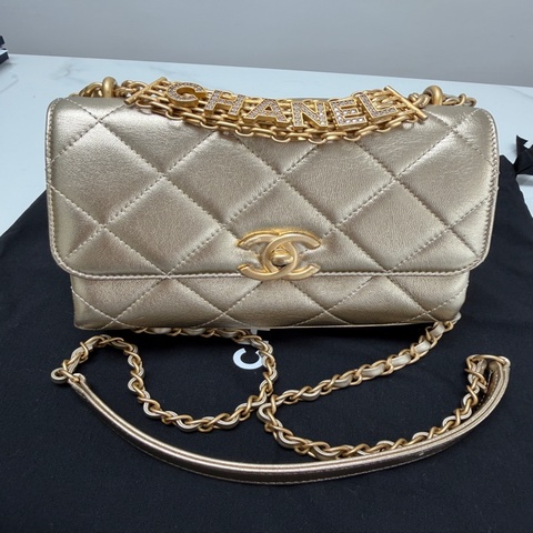 98新閒置品 大撿漏❣️ Chanel金色字母水鑽鏈條包 方胖子