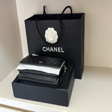 Chanel 粒紋小牛皮經典鏈帶皮夾
