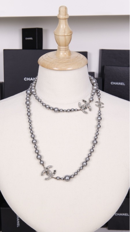 Chanel 15年灰银色珍珠莱茵石cc长项链毛衣链