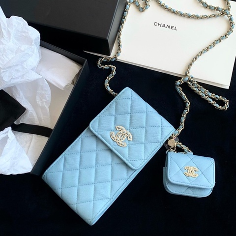 Chanel 藍色金扣魚子醬二合一手機包+耳機包 芯片款 約10cm