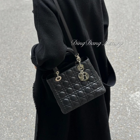 近新🖤Dior 迪奧 黑色 羊皮 Cannage菱格紋 Lady Dior 中號 黛妃包 金釦 M0565ONGE_M900
