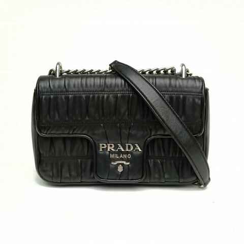 PRADA 黑色羊皮革銀扣褶皺翻蓋鏈條包肩背包