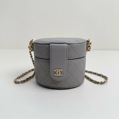Chanel 香奈兒 mini 21B 圓筒化妝盒 鏈條斜挎包 海鷗灰 31開無卡 2021年