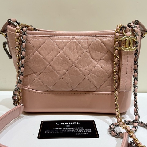CHANEL/香奈兒 Gabrielle粉色小號流浪包 淺粉色櫻花粉單肩斜挎包 鐳射27開有卡