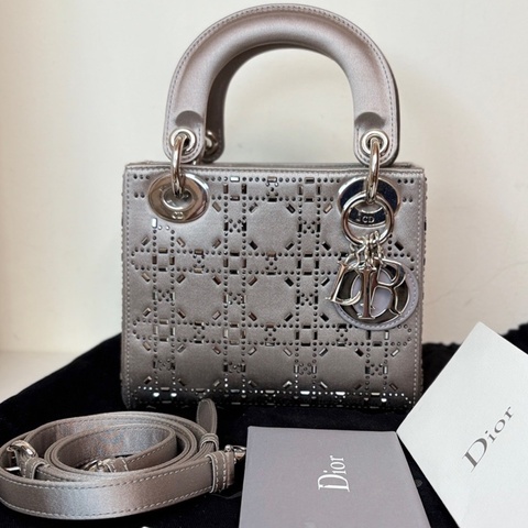 Dior 迪奧水鑽三格好成色