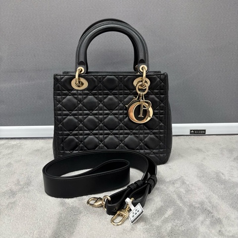 DIOR迪奧 Lady Dior  中號 女款 黑色 25年內標