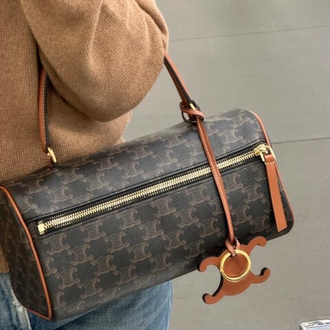 Celine Triomphe Cylinder 2025年新款凱旋門老花圓筒包 閒置新✨️