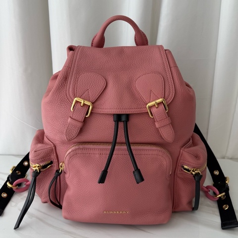 巴寶莉 Burberry 粉色 全皮 雙肩包。