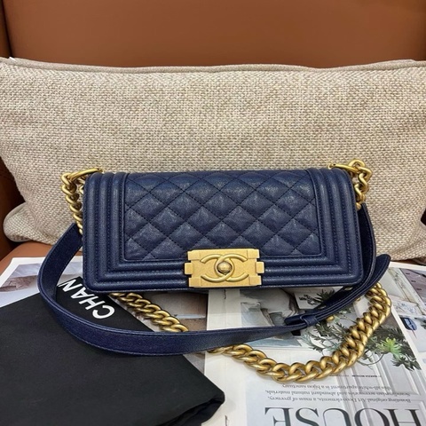 Chanel香奈兒藍金荔枝紋牛皮leboy小號