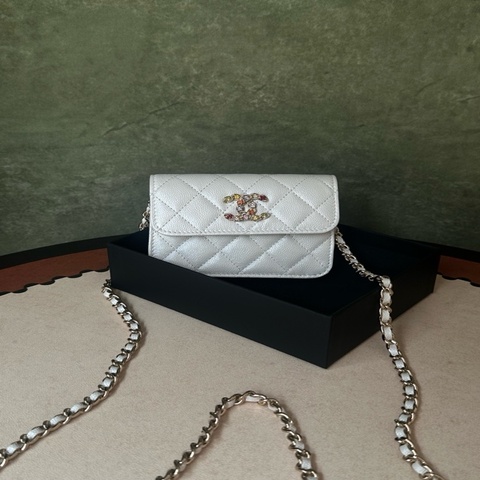 Chanel 香奈兒水鑽logo菱格紋白金荔枝皮斜挎包  晶片款