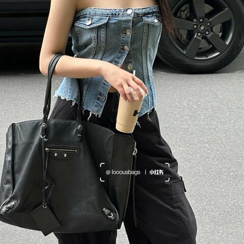 BALENCIAGA 黑色銀扣機車托特包 32*24*13 98新配件鏡子 塵袋