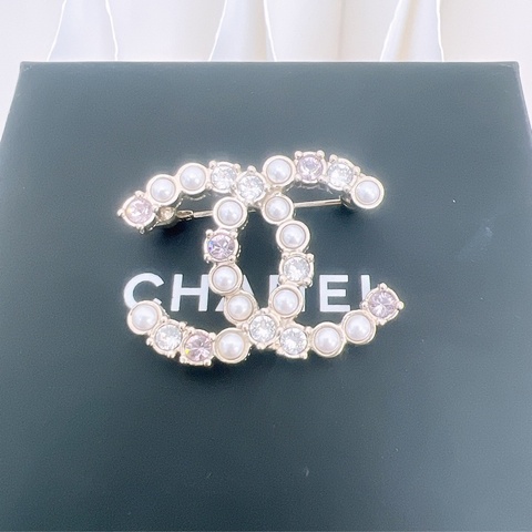 Chanel 23c 珍珠拼粉色水鑽胸針