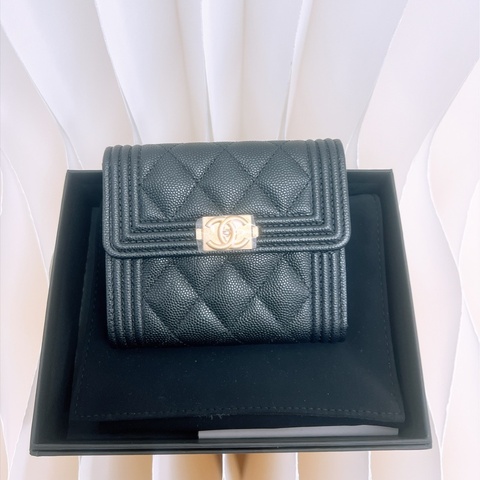 Chanel boy 黑金三摺皮夾/銀包