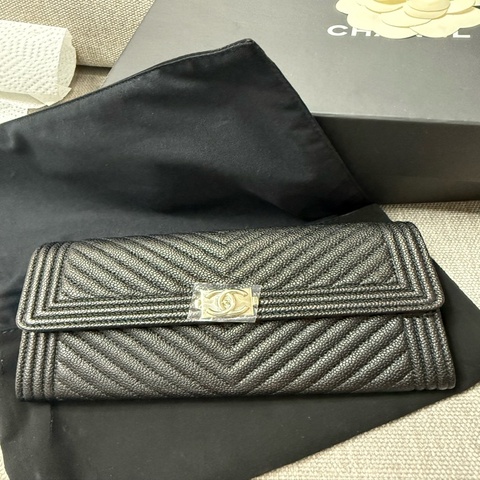 Chanel 香奈兒 全新Leboy黑金荔枝紋v紋長夾