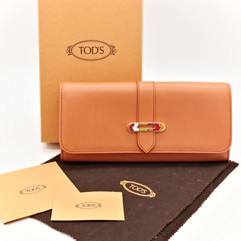 【經典不敗】Tod's Timeless 橘色皮革金屬扣長夾