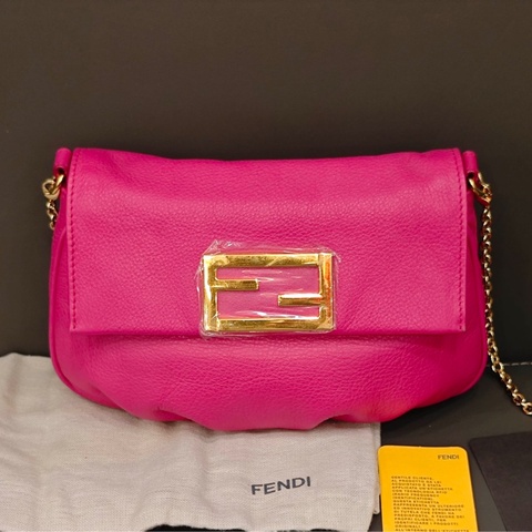 芬迪/Fendi 玫紅色鏈條包  21.5*6*12.5