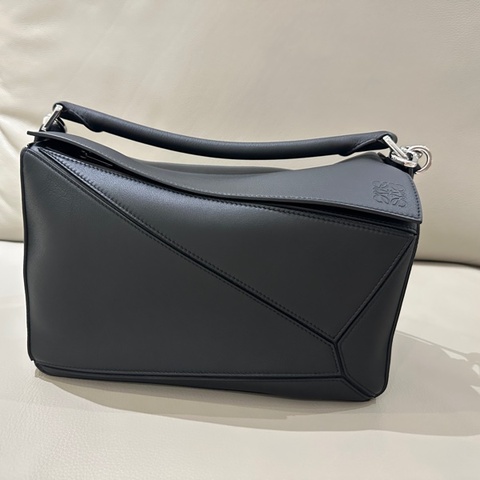 LOEWE Puzzle 黑色中號