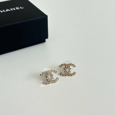 99新🆕 有購證🙌🏻 Chanel 香奈兒 雙C滿鑽淡金耳環