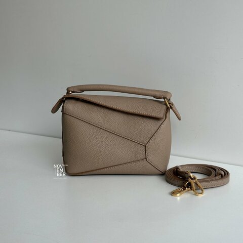 99新🆕 Loewe 羅意威 Puzzle Mini 奶茶色金釦