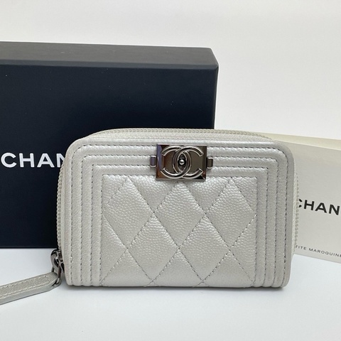 CHANEL 香奈兒  銀色卡包 荔枝紋牛皮包身搭配銀色 尺寸11*8*2