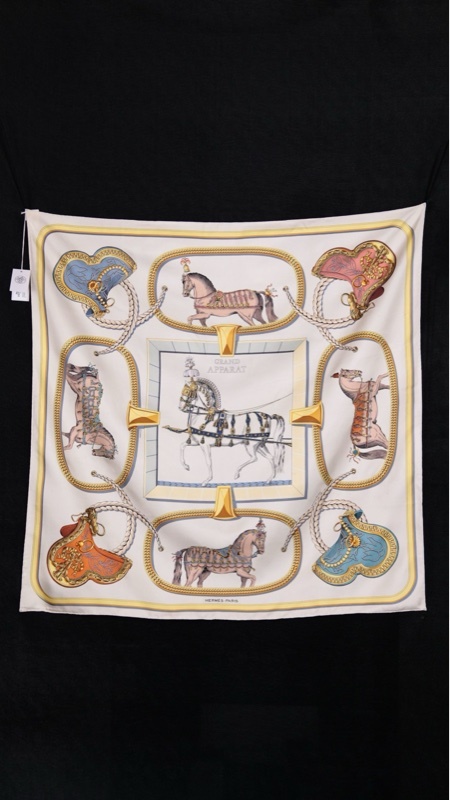 Hermes Grand Apparat盛宴小马图案丝巾