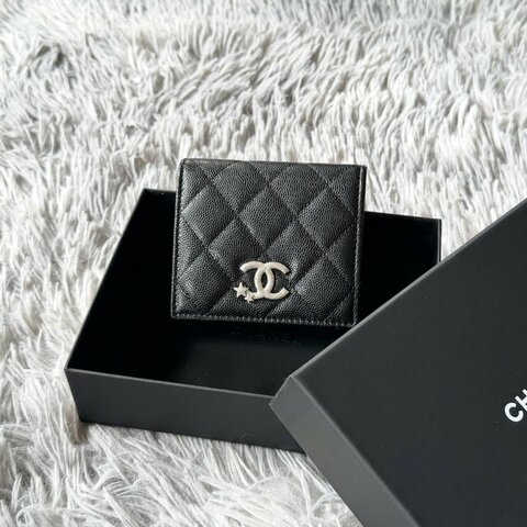 全新 CHANEL 限量 黑色 銀CC 水鑽 星星 魚子醬 牛皮 零錢袋 釦式 短夾 AP4809