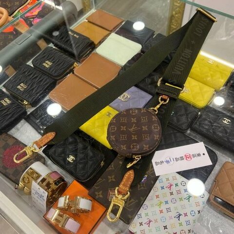 東區正精品㊣LV J02487 字紋金扣圓形零錢包綠色寬背帶斜背帶 RZ6575