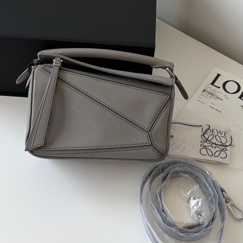 loewe 羅意威灰色puzzle mini 原始好成色 22年