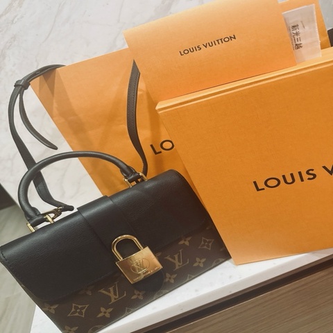 Lv 老花黑色鎖頭包 Locky BB款💗 全配 斜背包