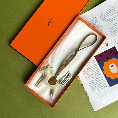 B刻 ::HERMES:: Hermès Rodeo 小馬吊飾 餅乾色 x 奶昔白 x 氣泡綠 拼色吊飾