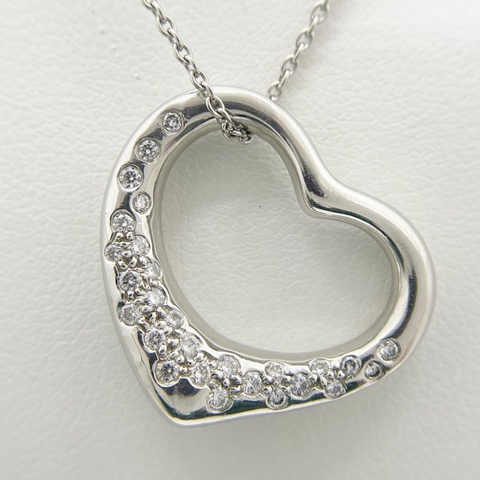Tiffany & Co. 旗下最具代表性的 Elsa Peretti® Open Heart PT950 鏤空心形鑽石鏈墜