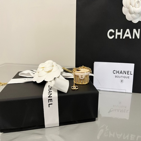 CHANEL 香奈兒《全新》可翻蓋菜籃子長項鍊｜雙C Logo・隱藏海星・收藏款