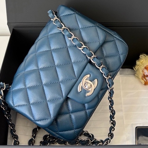 chanel香奈兒藍色銀扣方胖子 28開
