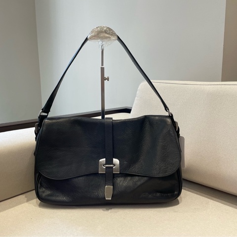 Prada/普拉達 黑銀 插口馬鞍包 單肩包。