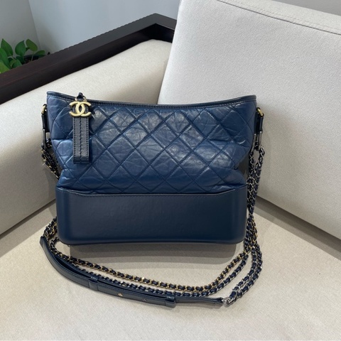 CHANEL香奈兒藍色中號流浪包 98新，經典中號鐳射26開。