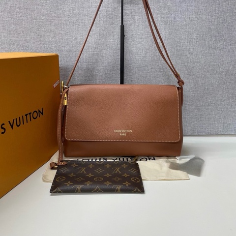 Louis Vuitton 路易威登 Low Key Messenger焦糖色郵差包 新款芯片 單肩包