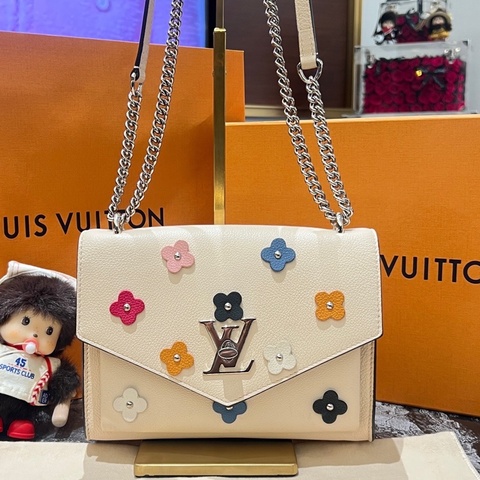 路易威登/Louis Vuitton LV mylockme bb 花朵季節限定款 原始好成色