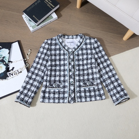 Chanel 23P藍白黑 Tweed 外套