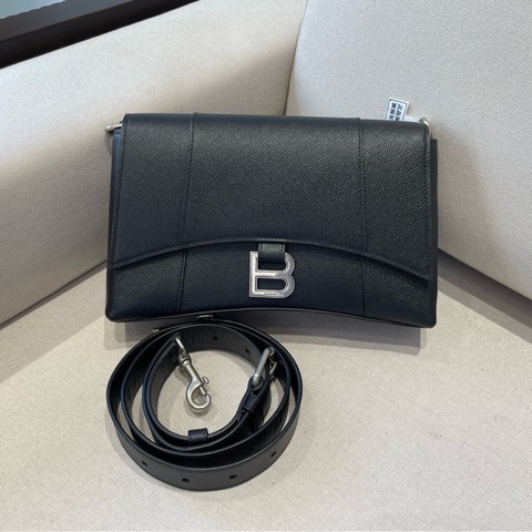 Balenciaga巴黎世家downtown黑銀沙漏包 肩帶可調節，尺寸25*16*7